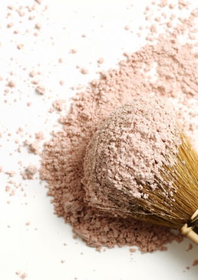 Face powder and brush