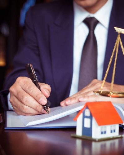 real estate lawyer