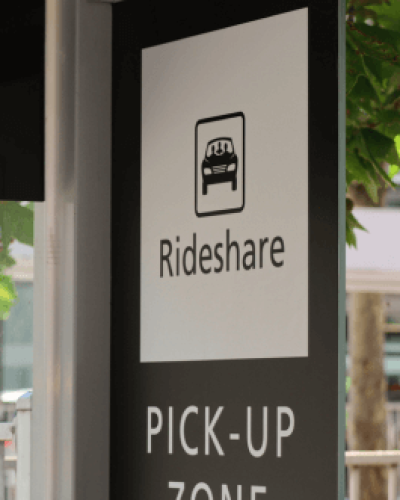 rideshare-pickup-zone-sign